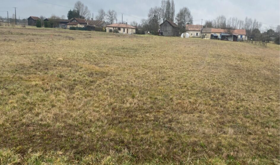 Terrain constructible Le fleix  (Dordogne 24)