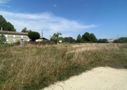 Terrain constructible Soulignac  (Gironde 33)