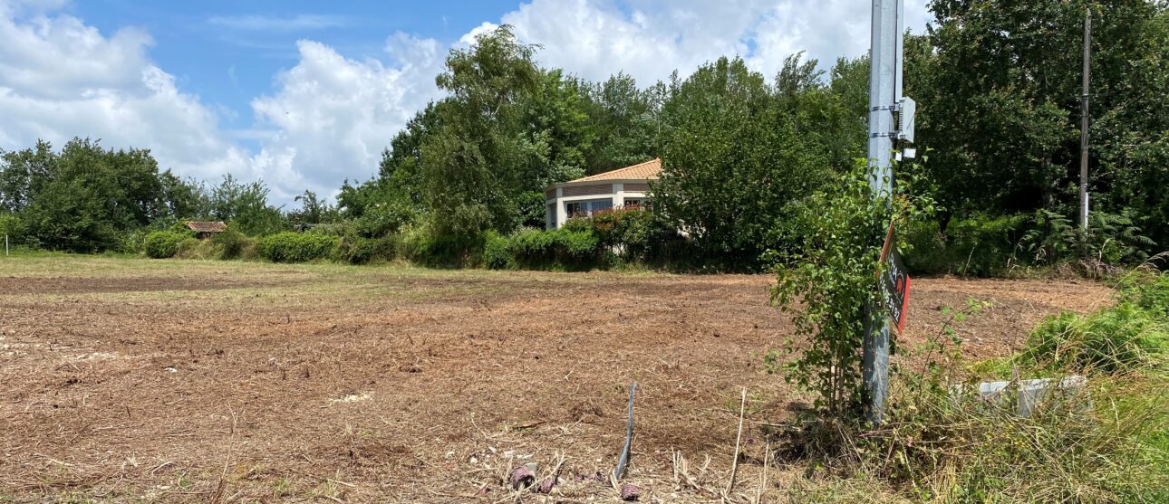 Terrain constructible Pompignac  (Gironde 33)