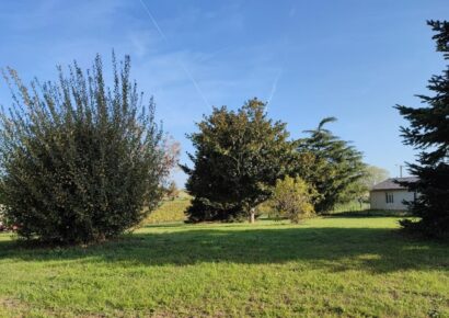 Terrain constructible Quinsac  (Gironde 33)