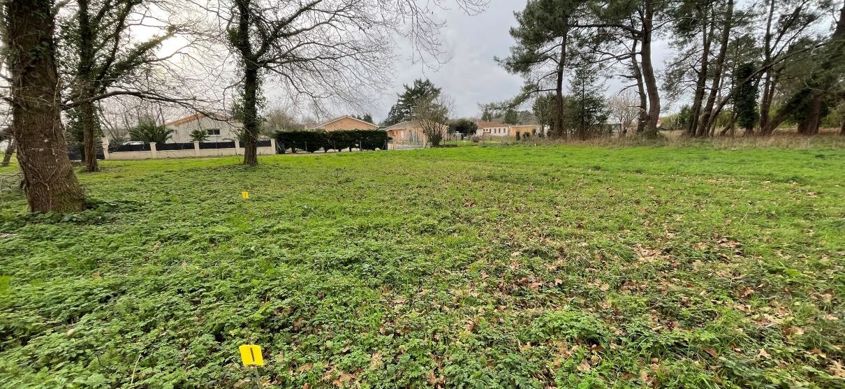 Terrain constructible Salles  (Gironde 33)